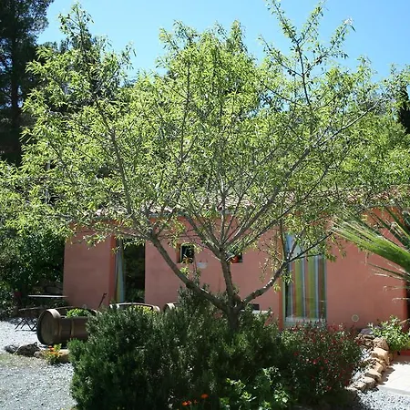 Chambres D'hotes Le Rampaillou Bed & Breakfast *