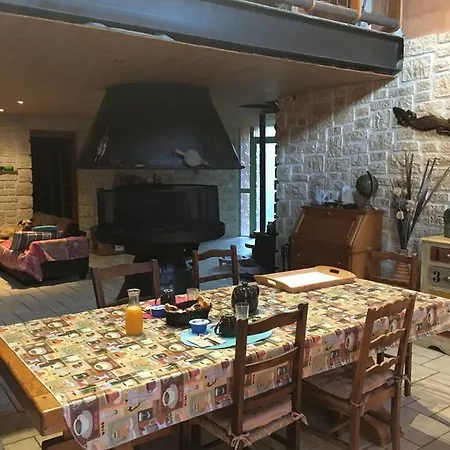 Chambres D'hotes Le Rampaillou Bed & Breakfast *